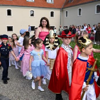 Balul Personajelor din Povești