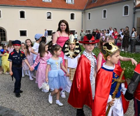 Balul Personajelor din Povești