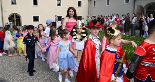 Balul Personajelor din Povești